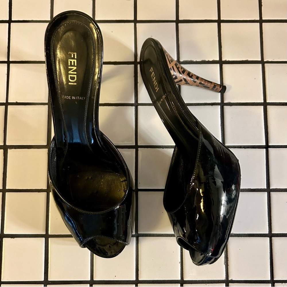 Vintage Fendi Black Patent Leather Peep Toe Mules, sz EU 38 / US 8